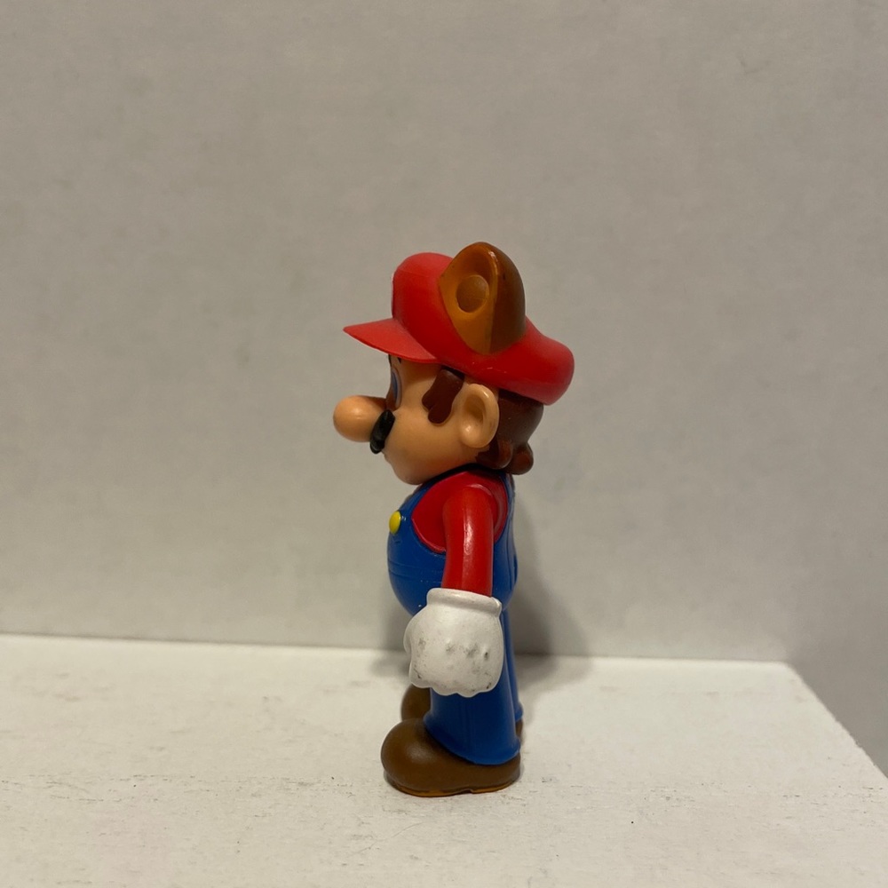 Nintendo Mario Action Figure - Raccoon (missing tail) - Picture 7 of 8